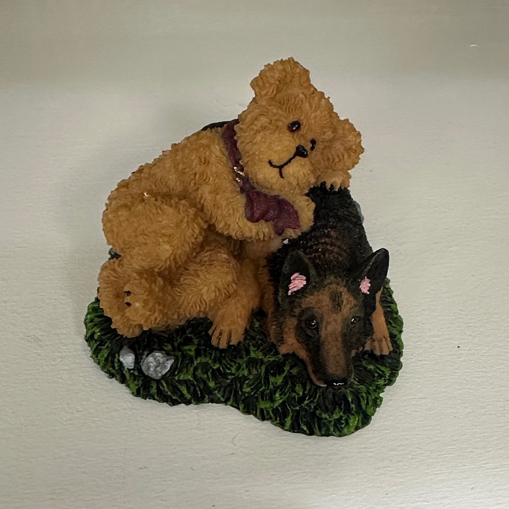 Boyds Bears Tan and Black Figurine